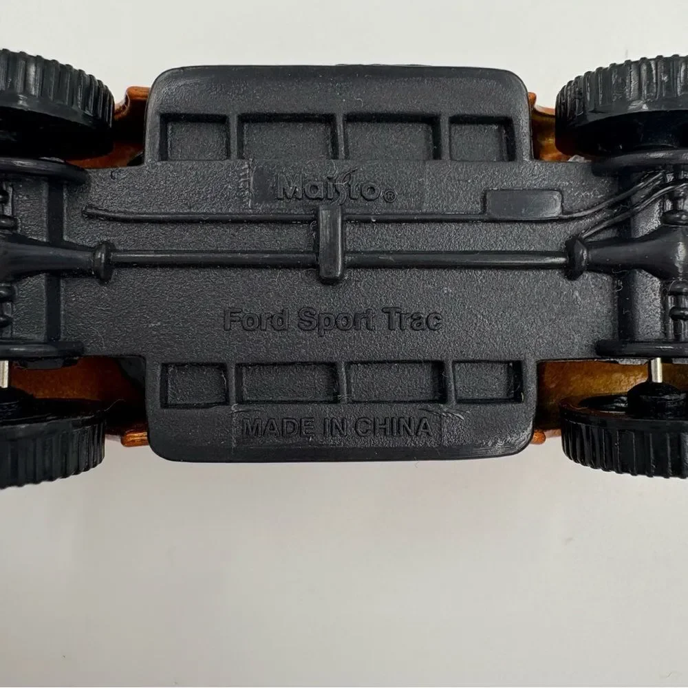 Vintage Maisto Ford Sport Trac Diecast‎ Truck
